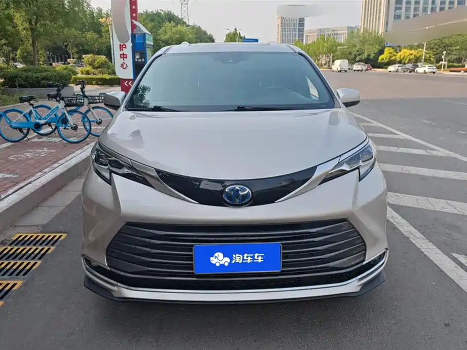 Toyota Sienna 2021 2.5L Luxury