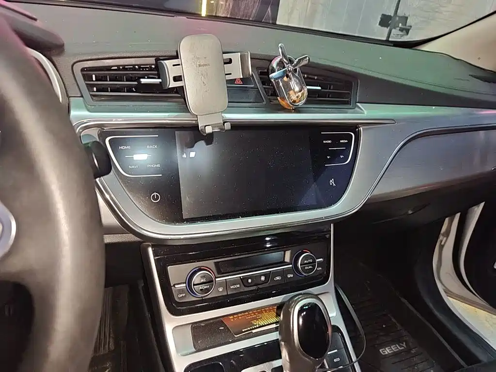 Geely Emgrand GL — миниатюра 9