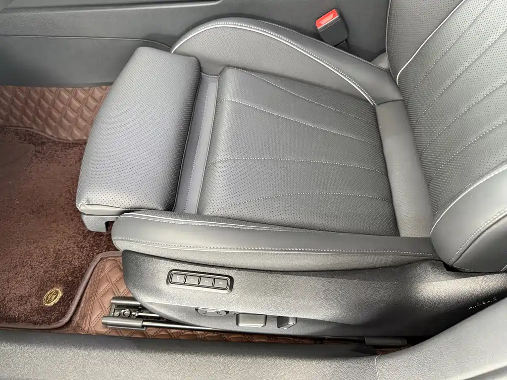 Volkswagen Passat 2025 Pro 380TSI