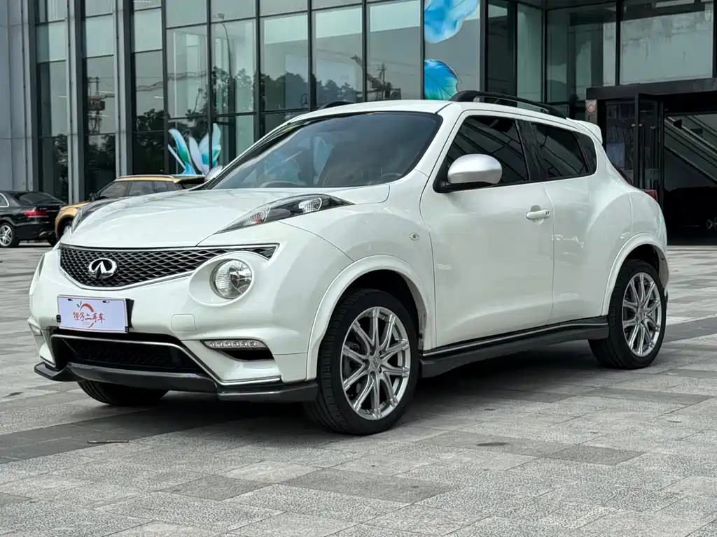 Infiniti ESQ