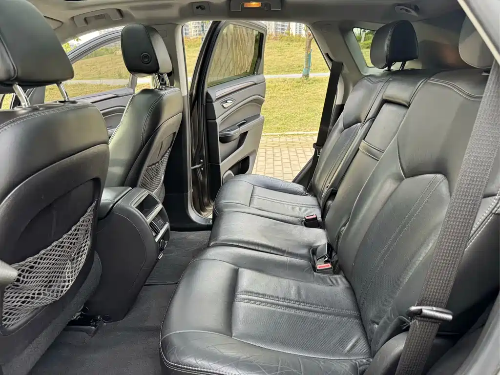 Cadillac SRX — миниатюра 8