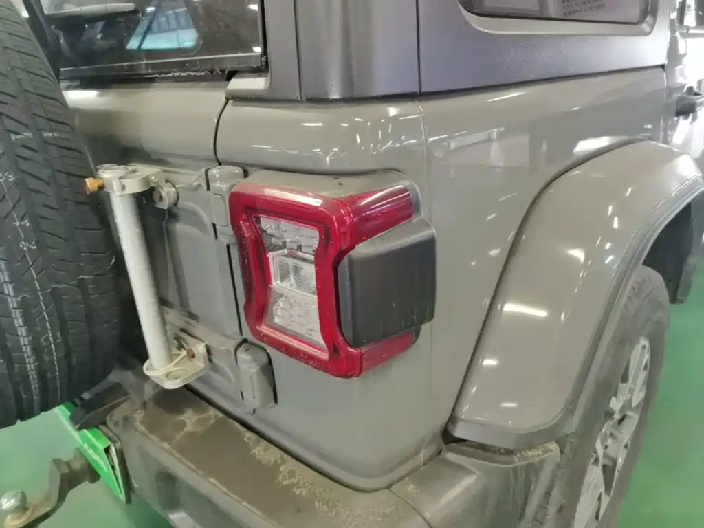 Jeep Wrangler PHEV — миниатюра 8