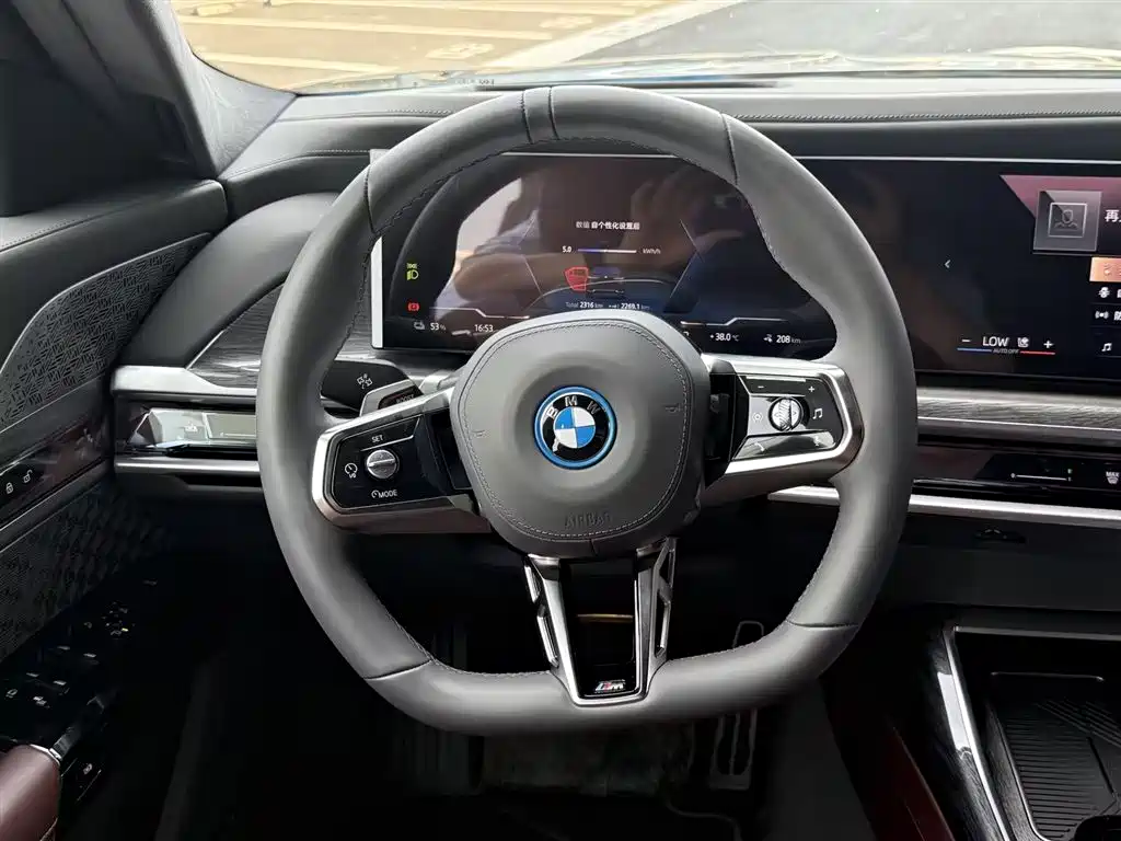 BMW i7 — миниатюра 19