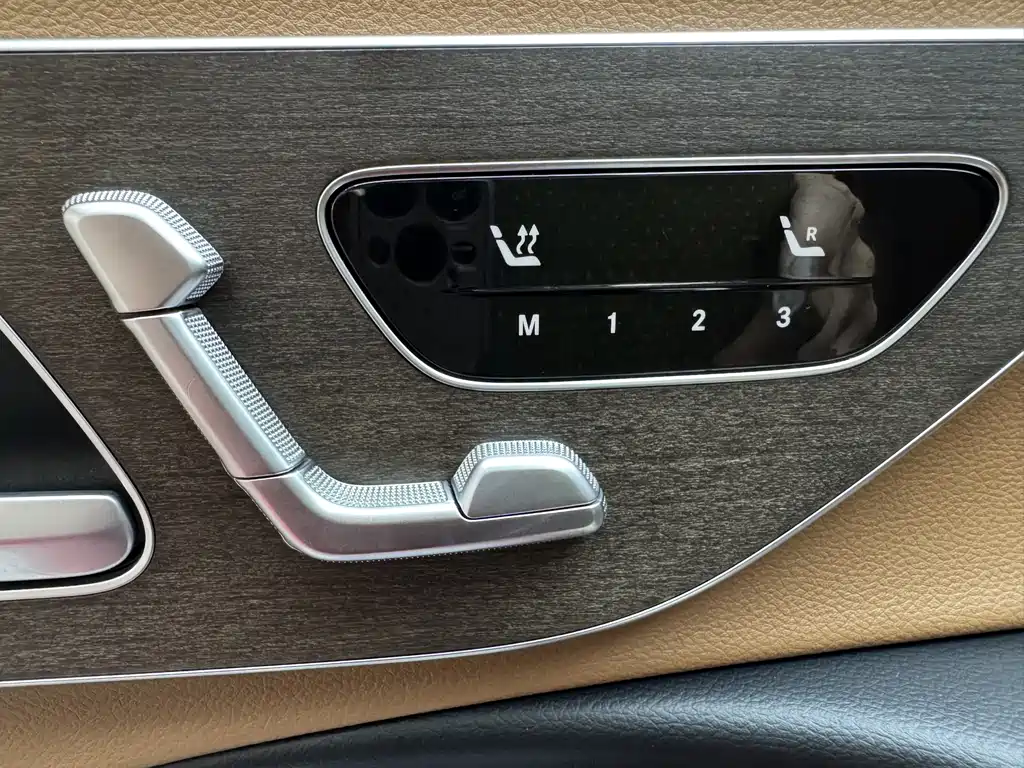 Mercedes-Benz E-Class — миниатюра 20