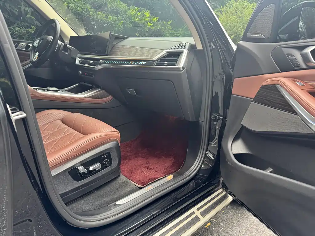 BMW X7 2023 xDrive40i Lead Luxury