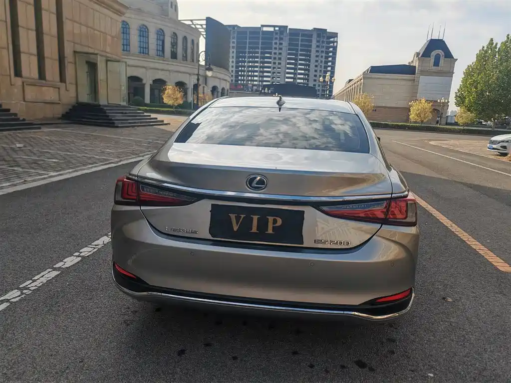 Lexus ES — миниатюра 18