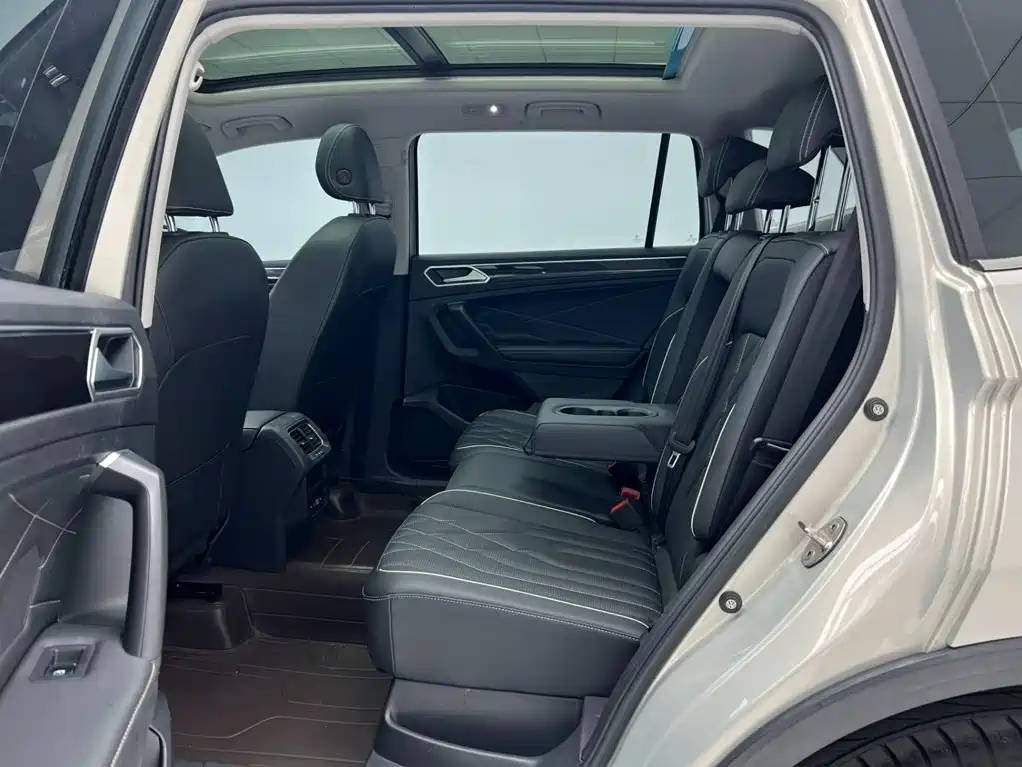 Volkswagen Tiguan L — миниатюра 8