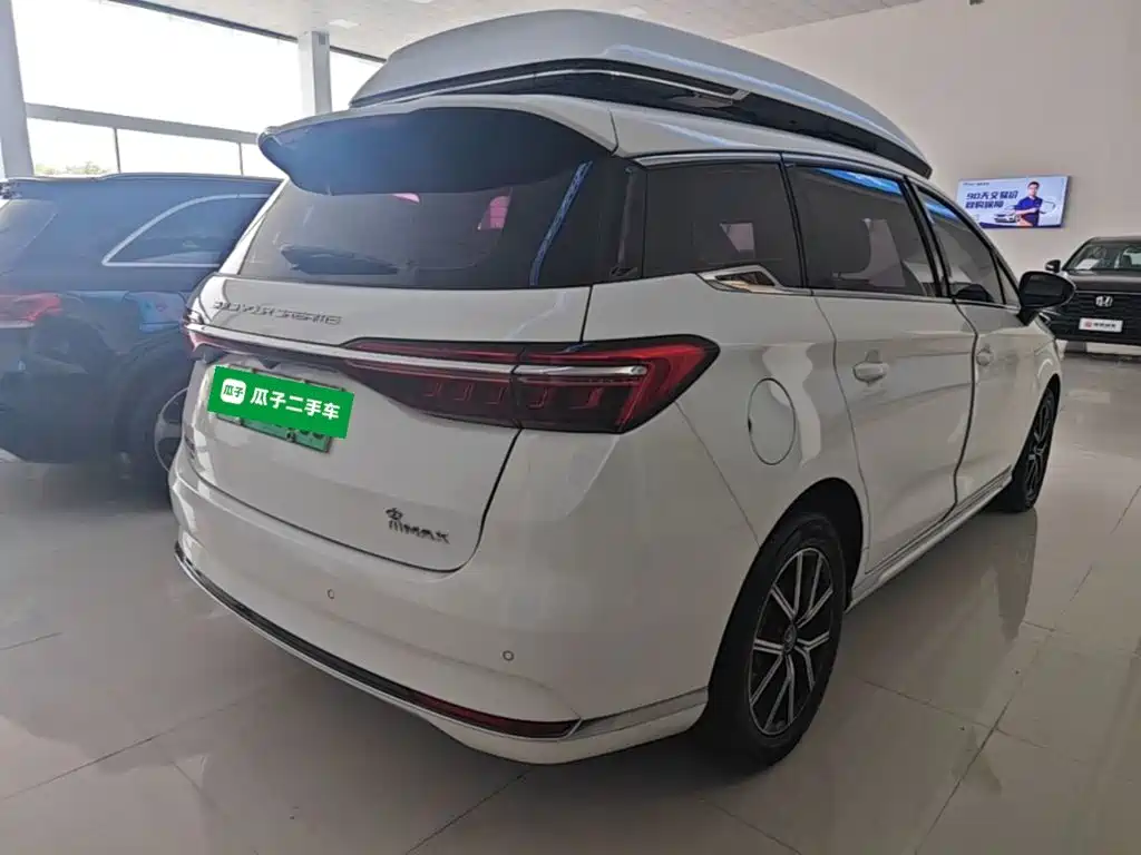 BYD MAX New Energy — миниатюра 7