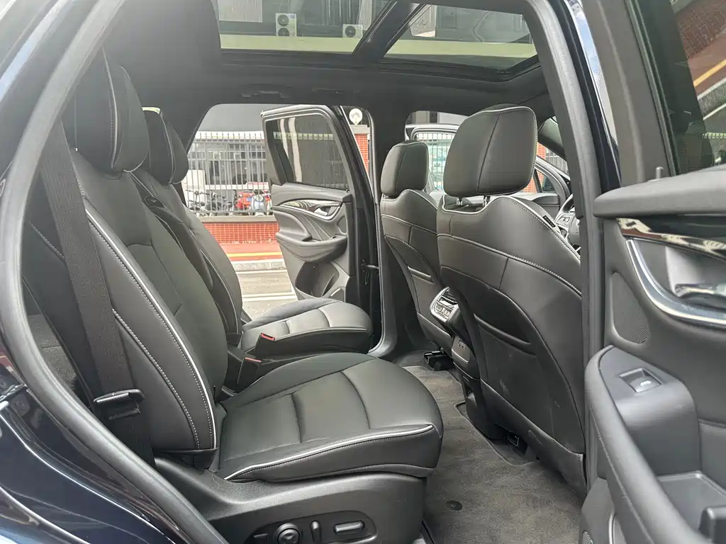 Buick Enclave — миниатюра 14
