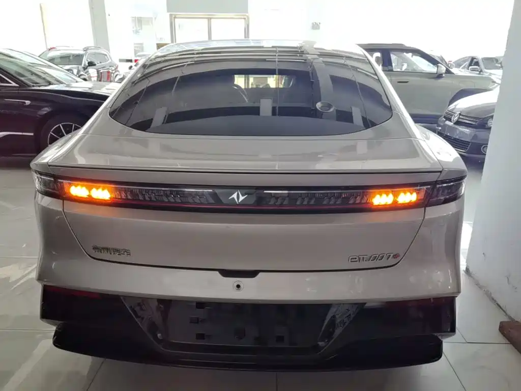 Dongfeng eπ007 2025 565 Max