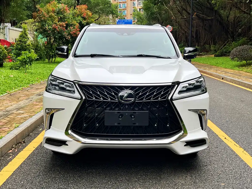 Lexus LX — миниатюра 2