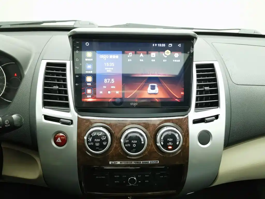 Mitsubishi Pajero Sport — миниатюра 12