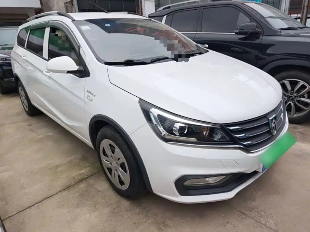Baojun 310W — миниатюра 4