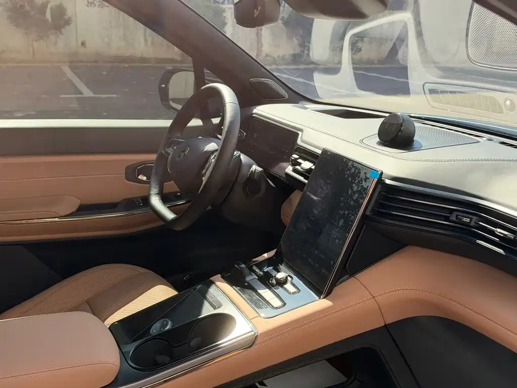 NIO ES8 — миниатюра 17