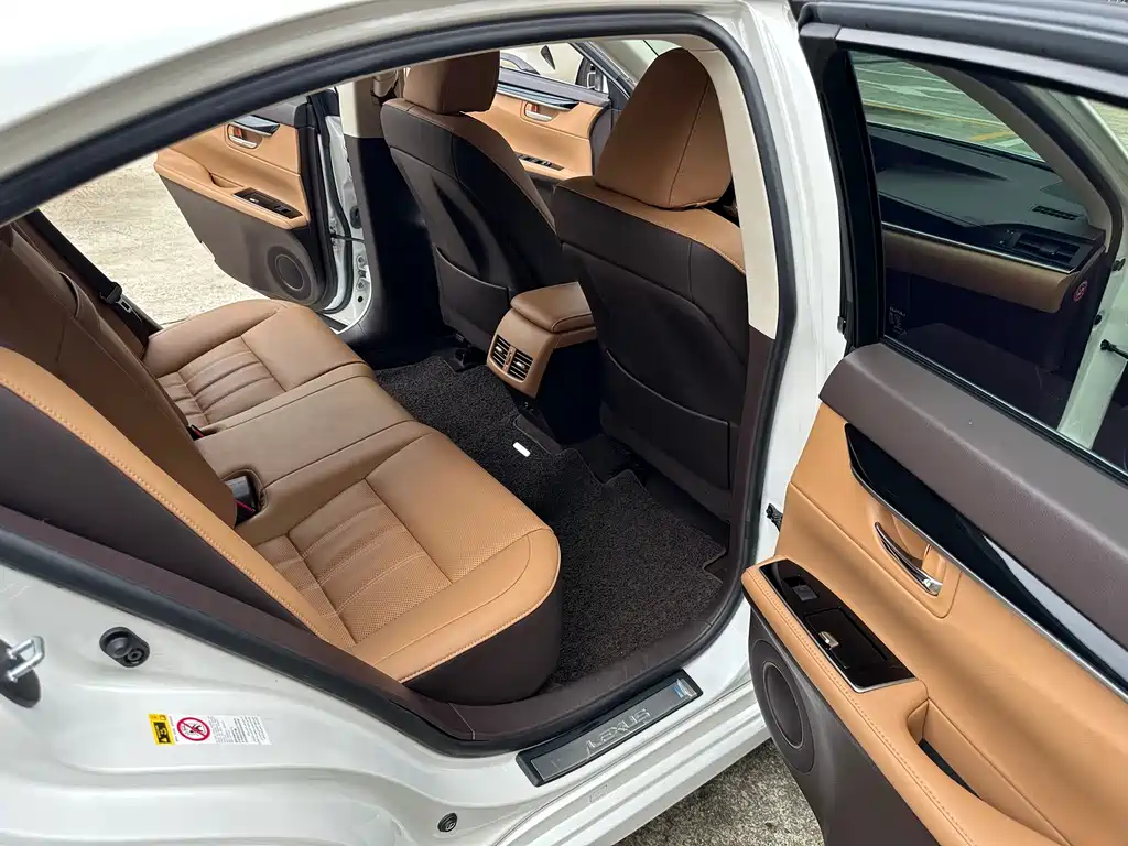 Lexus ES — миниатюра 8