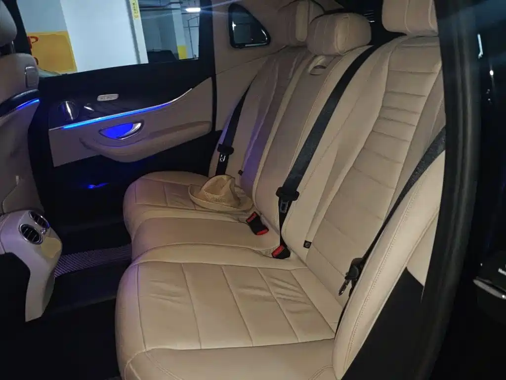 Mercedes-Benz E-Class — миниатюра 18