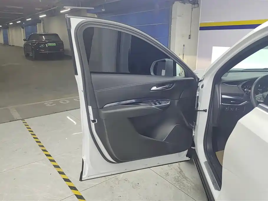 Cadillac XT4 2022 28T