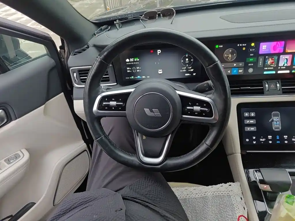 Li Auto Li ONE — миниатюра 3