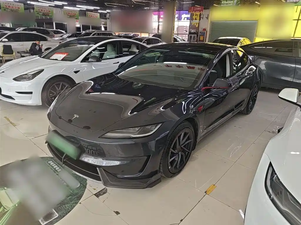 Tesla Model 3 2025