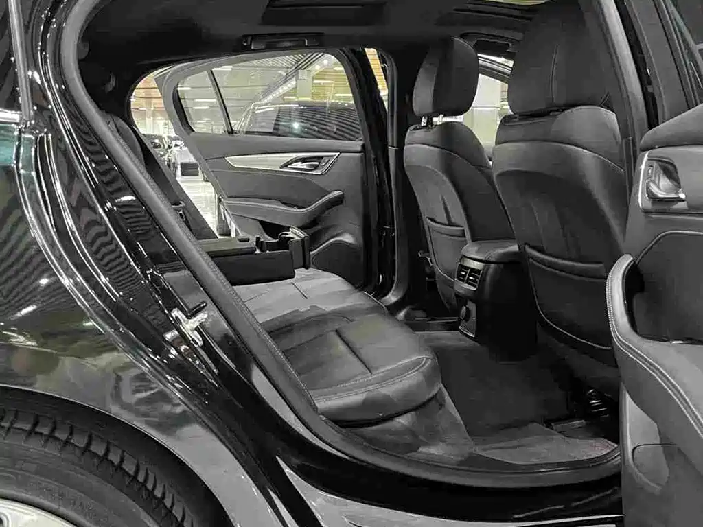 Cadillac CT5 — миниатюра 8