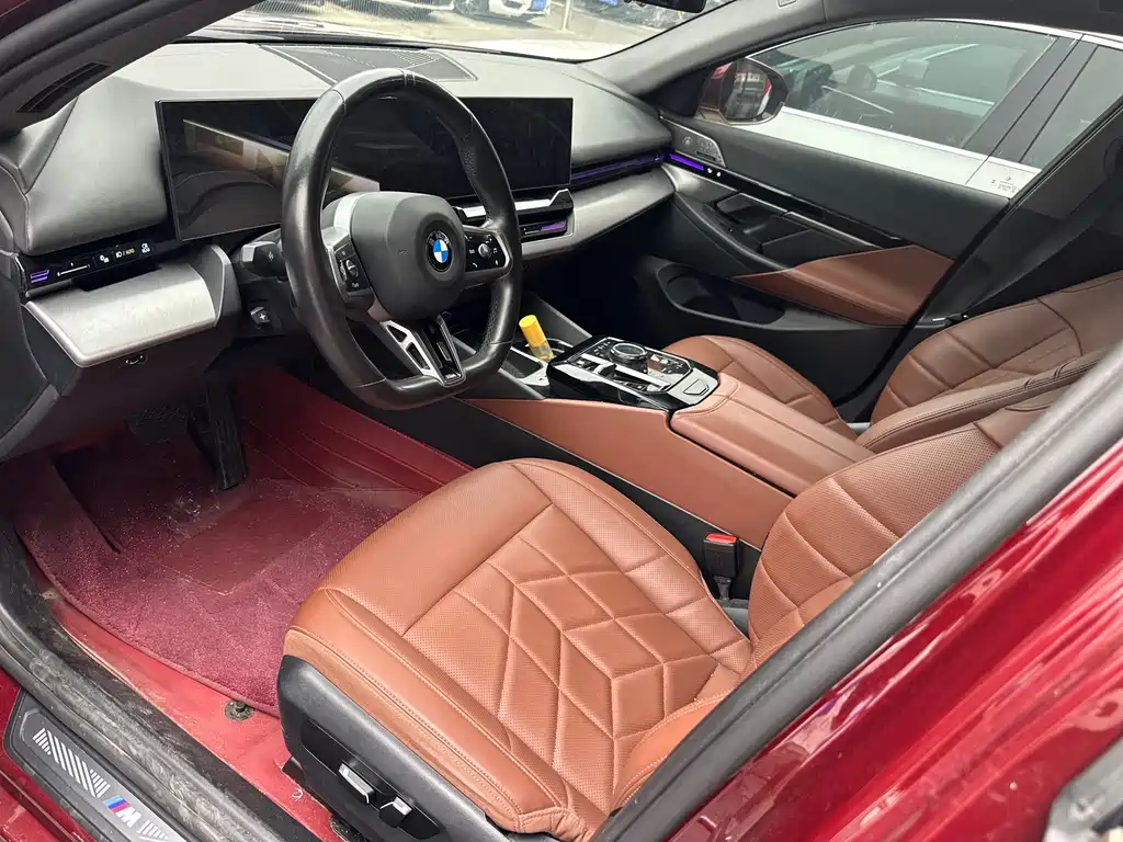 BMW 5 Series — миниатюра 4