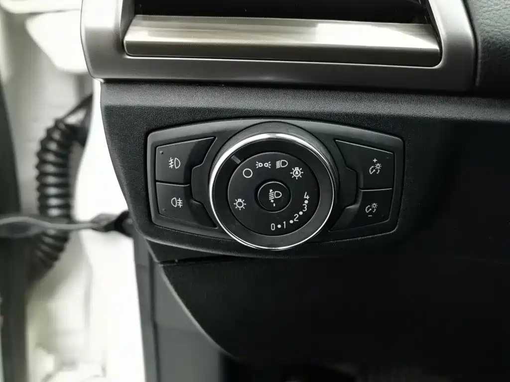 Ford Mondeo — миниатюра 21