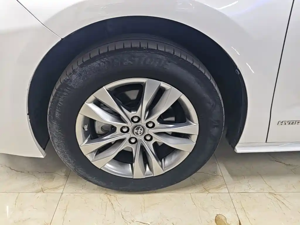 Toyota Sienna — миниатюра 23