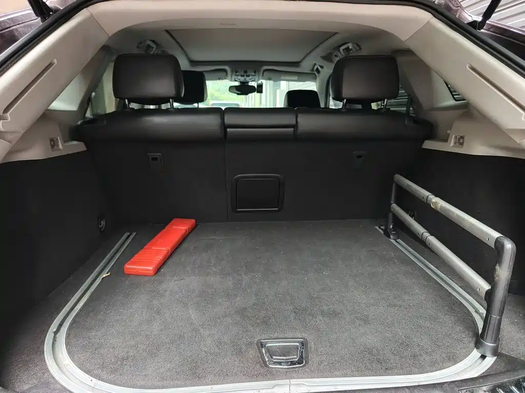 Cadillac SRX — миниатюра 10