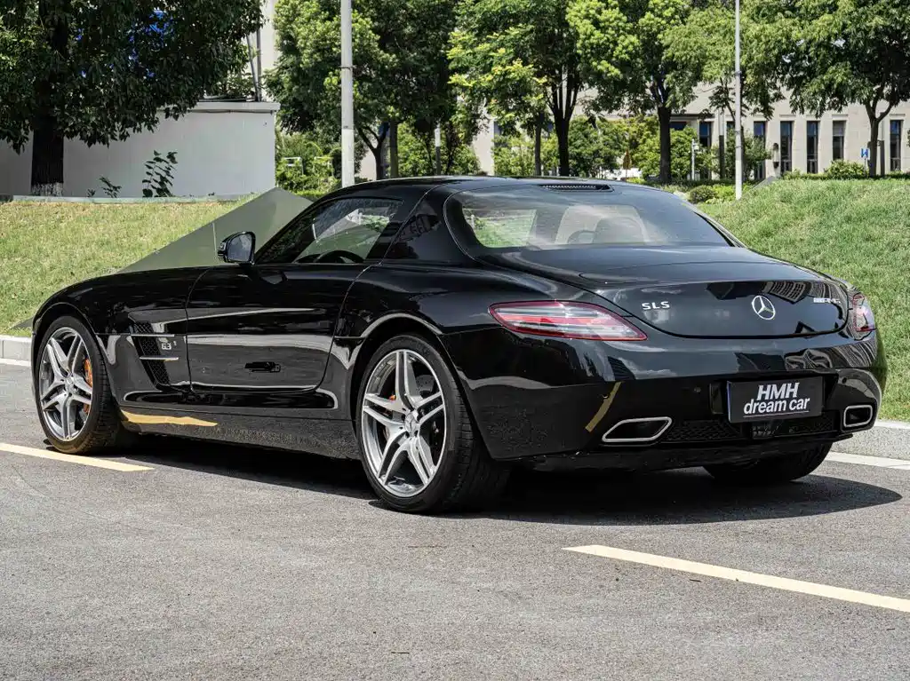 Mercedes-Benz SLS AMG — миниатюра 11