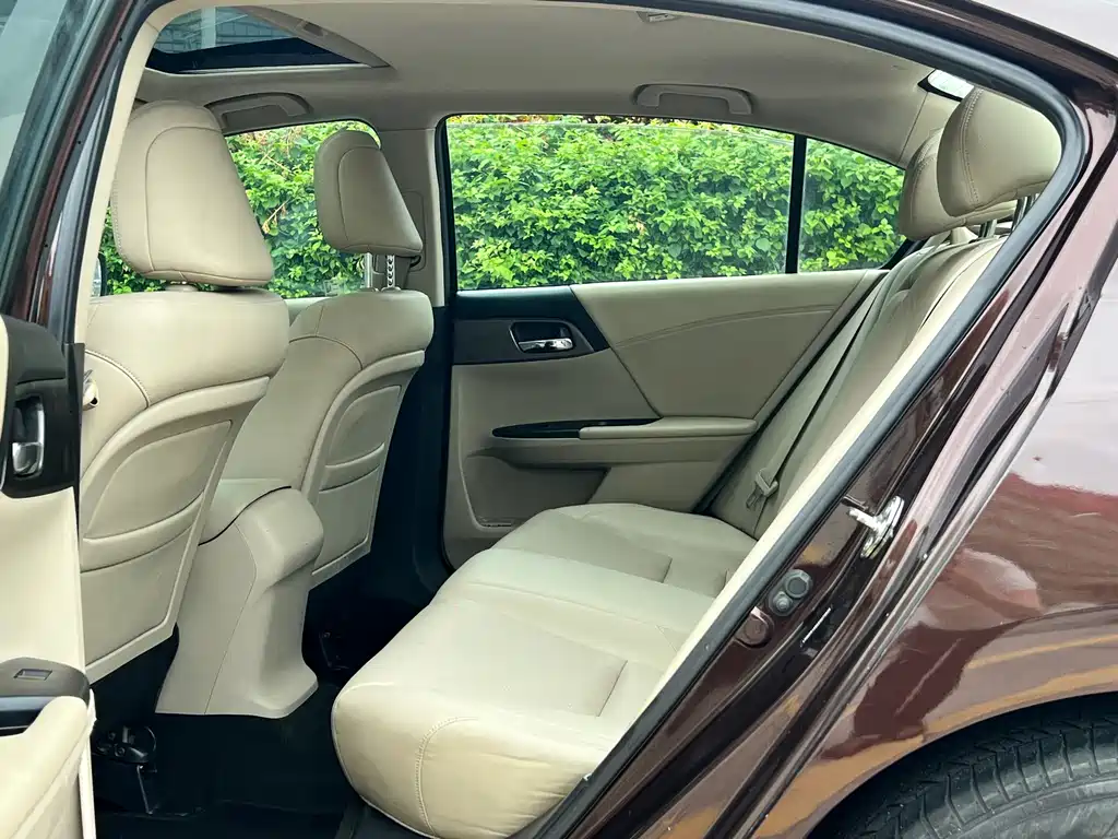 Honda Accord — миниатюра 11