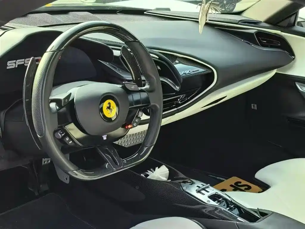 FERRARI SF90