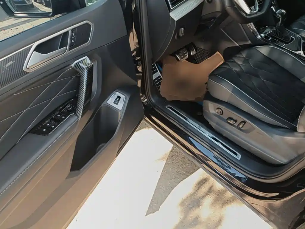 Volkswagen Tiguan L — миниатюра 16