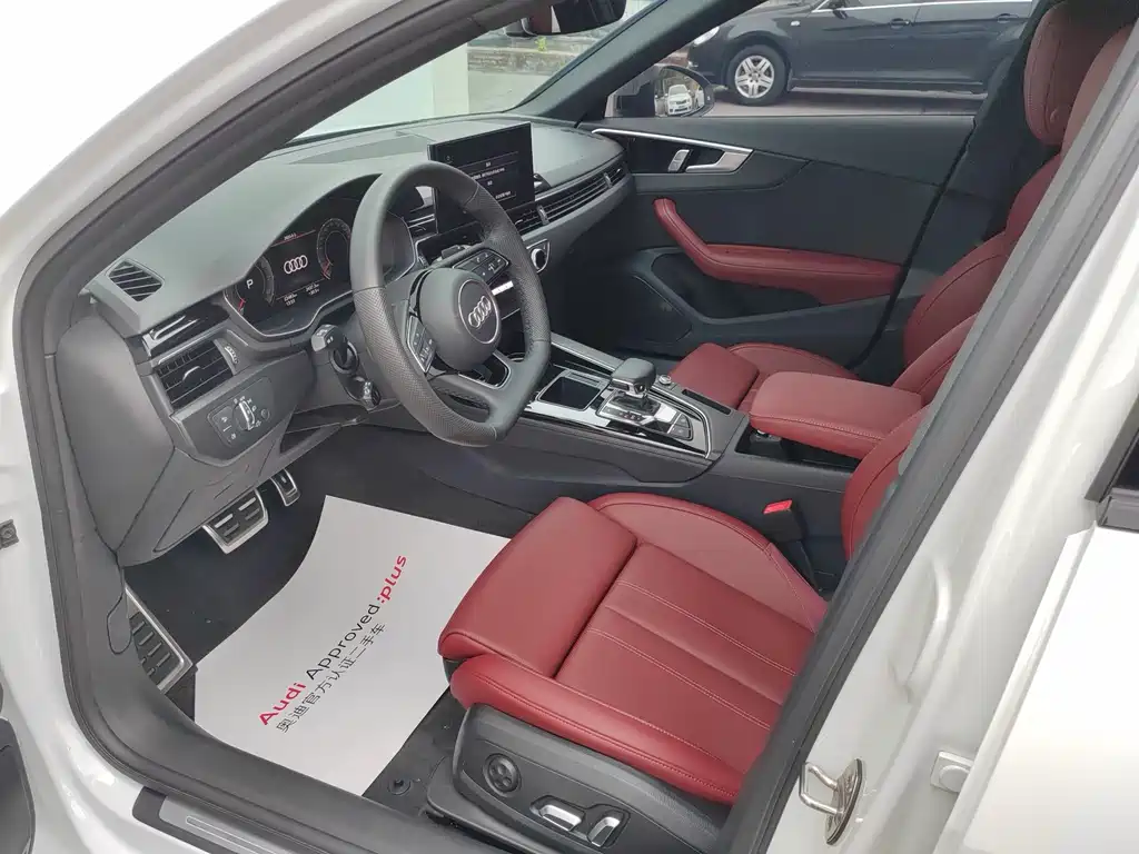 Audi A4L 2024 40 TFSI Luxury
