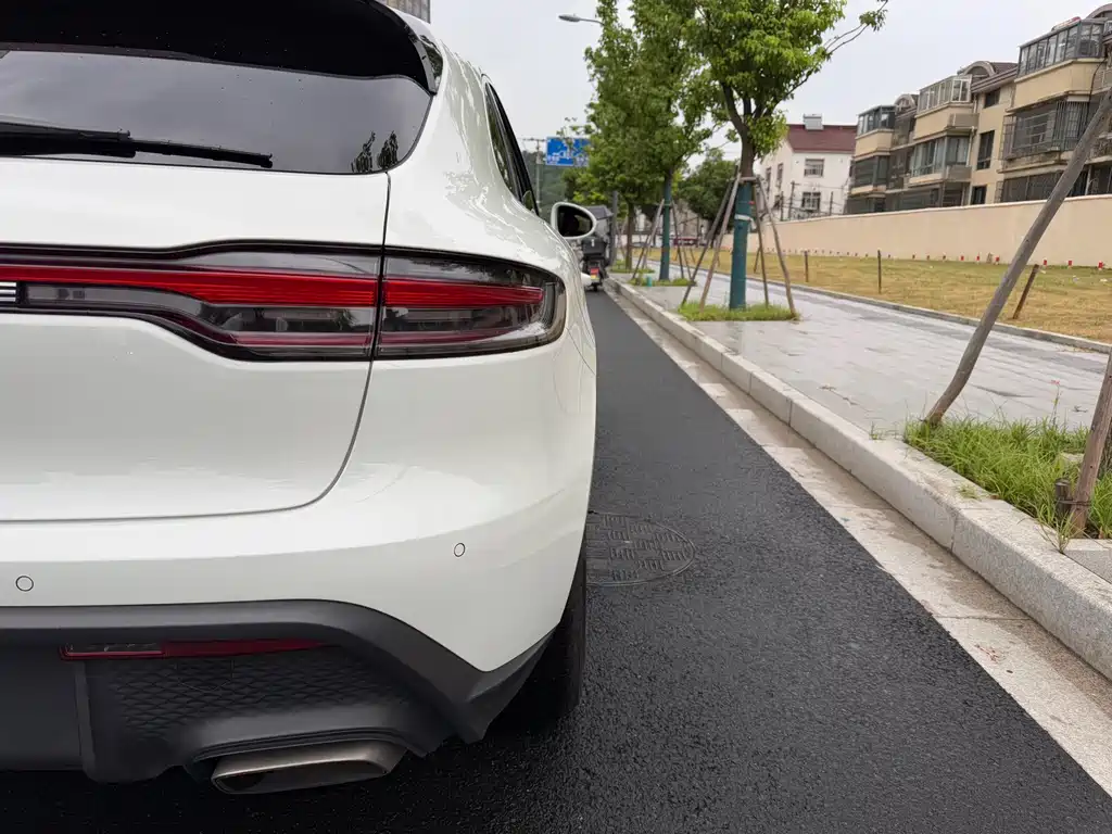 Porsche Macan — миниатюра 9