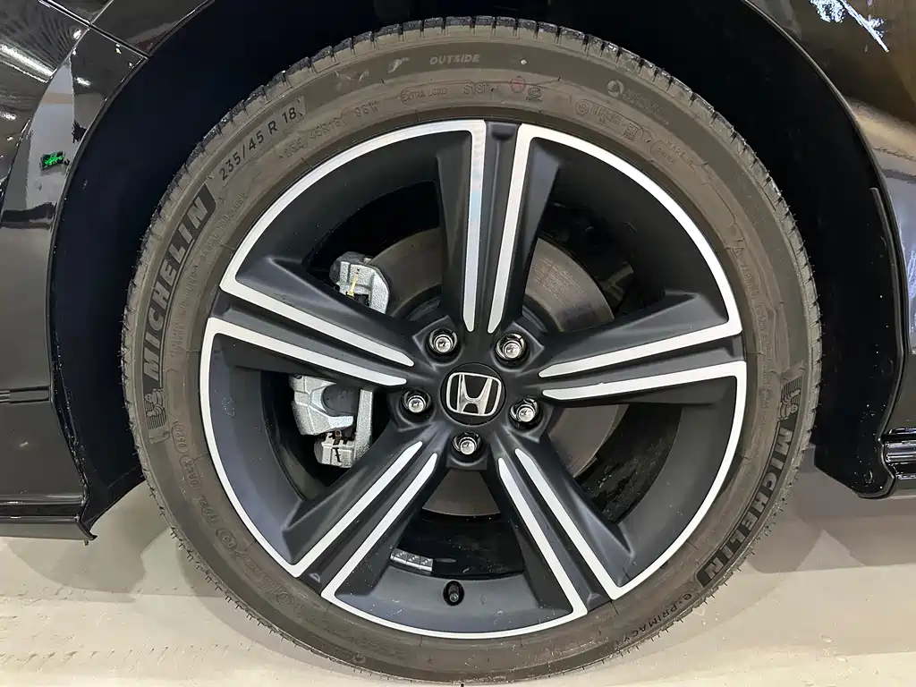 Honda Inspire PHEV — миниатюра 9
