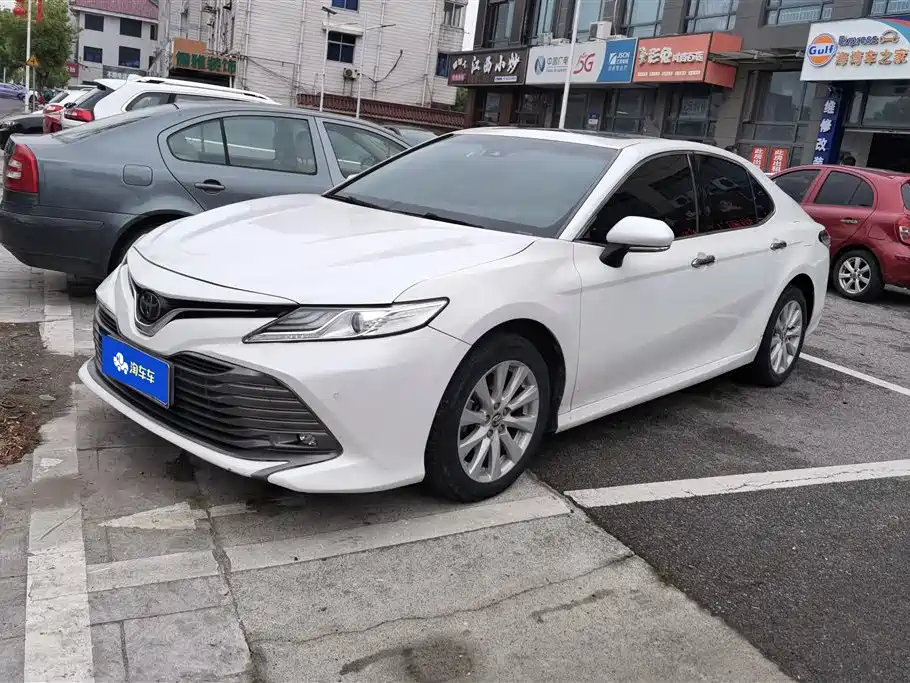 Toyota Camry 2019