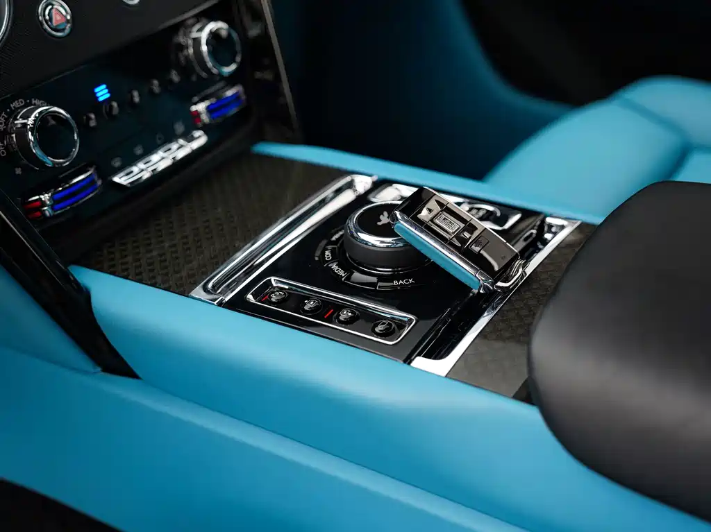 Rolls-Royce Cullinan — миниатюра 15