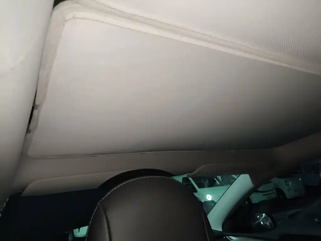Tesla Model Y — миниатюра 18