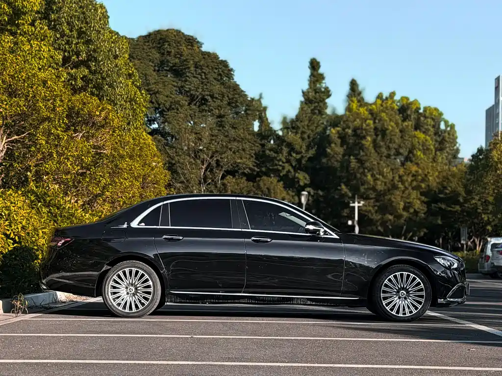 Mercedes-Benz E-Class — миниатюра 4