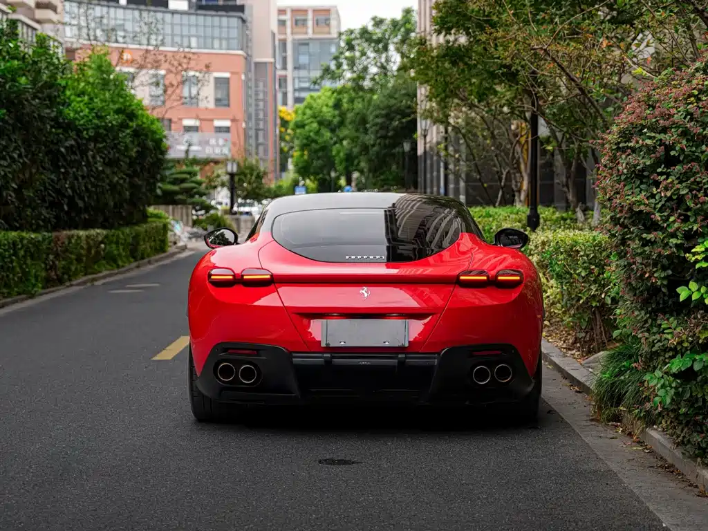 Ferrari Roma — миниатюра 6