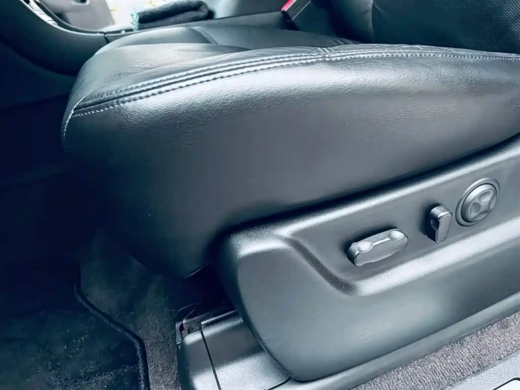 Cadillac Escalade — миниатюра 10