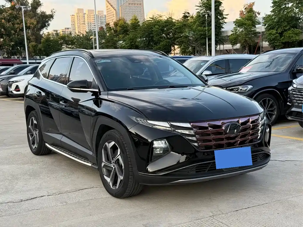 MODERN TUCSON