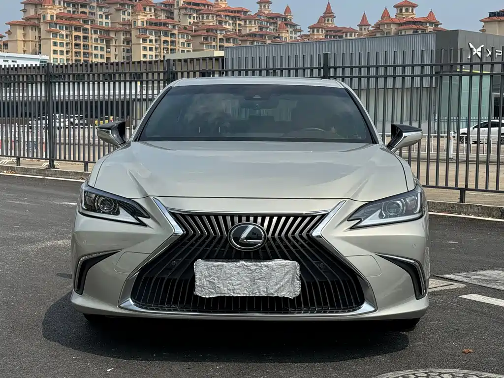 Lexus ES — миниатюра 2