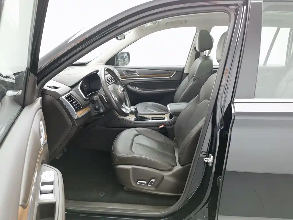 Roewe RX8 — миниатюра 10