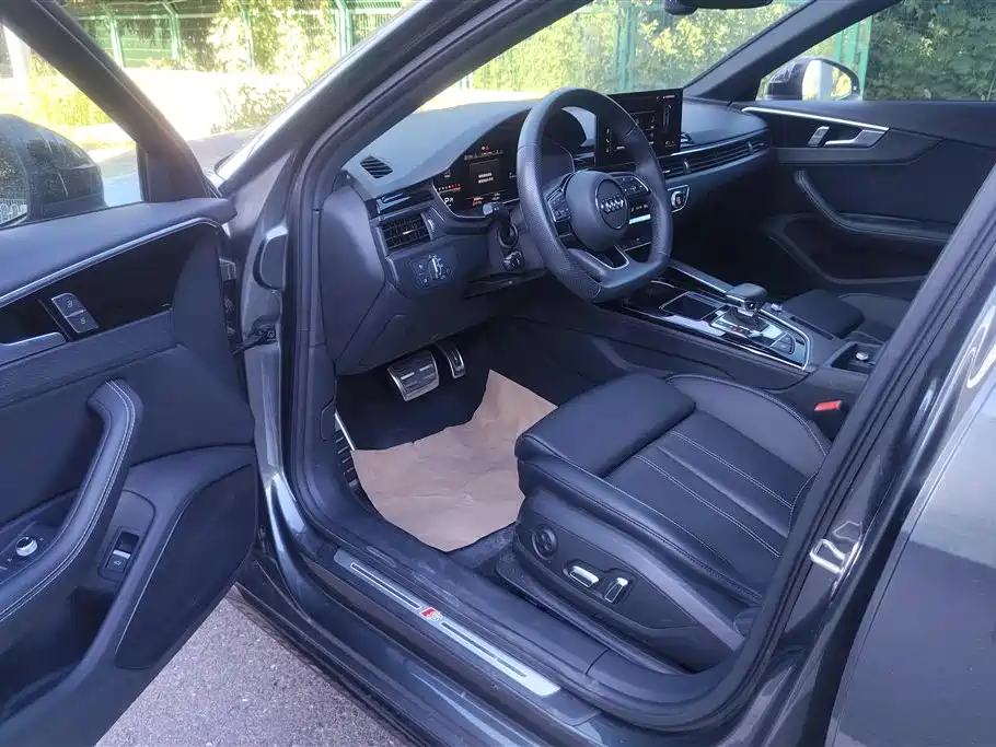 Audi A4L 2024 40 TFSI Luxury
