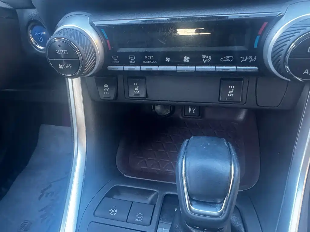 Toyota RAV4 2022 2.5L E-CVT Elite Plus
