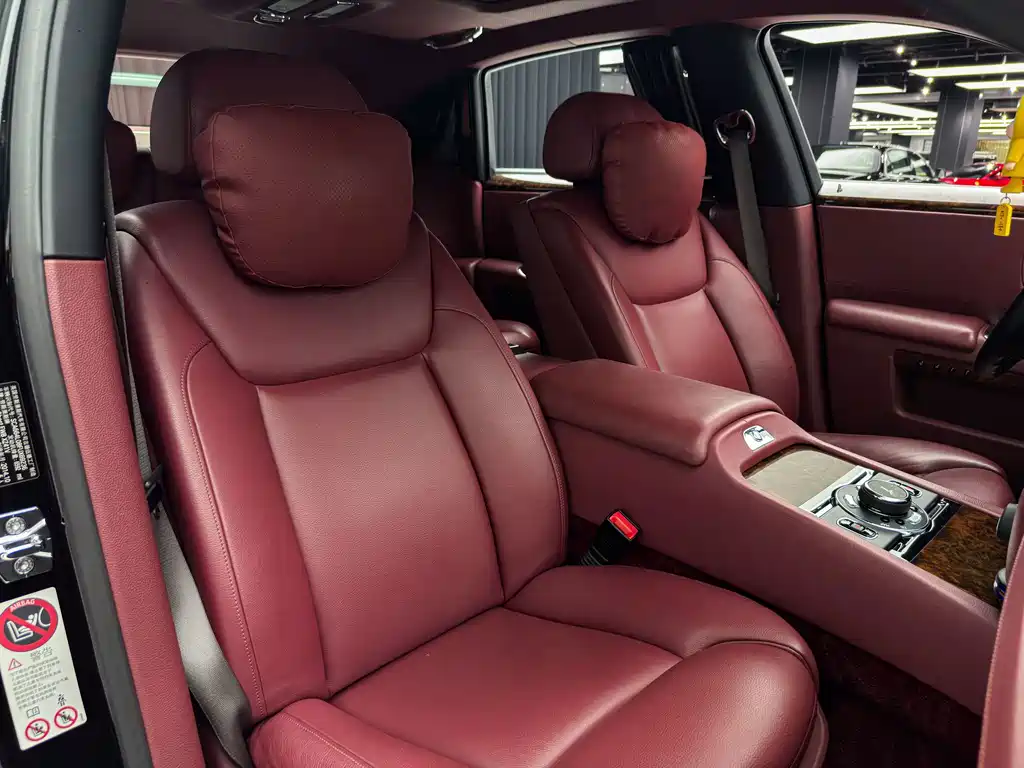 Rolls-Royce Ghost — миниатюра 20