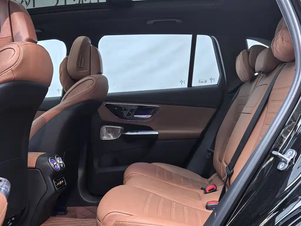 Mercedes-Benz GLC 2023 GLC 260 L 4MATIC 5 мест