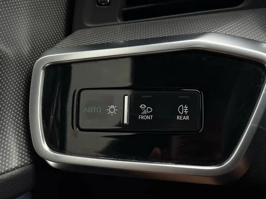 Audi A6L — миниатюра 18