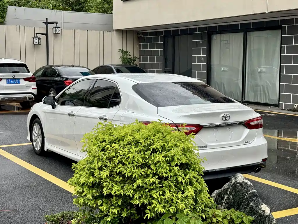Toyota Camry — миниатюра 9